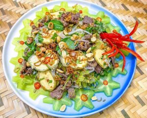 Món nộm và gỏi vào thực đơn bữa cơm ngày lễ không chỉ mang lại hương vị tươi mát