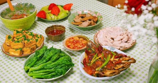 Mâm Cơm Chiều Mùa Hè